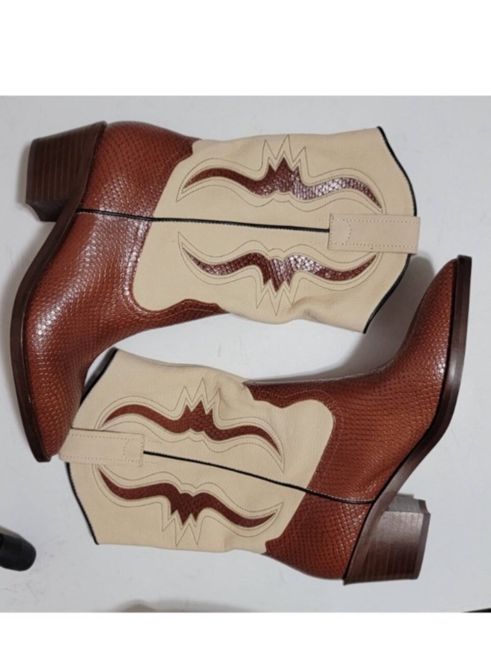 Anthropologie Dolce Vita Suzzy Western Two Tone Festival Boho Cowboy Boots - Picture 2 of 4